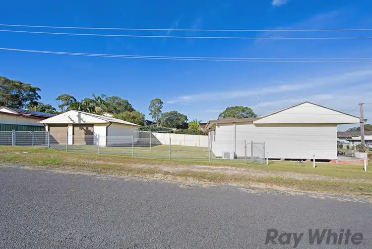 Second view of Homely house listing, 17 Laelana Avenue, Budgewoi NSW 2262