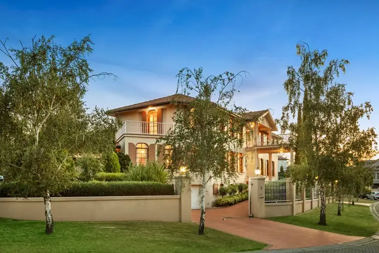 7 Robb Close, Bulleen VIC 3105