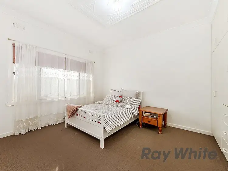 Fifth view of Homely house listing, 15 Kodre Street, St Albans VIC 3021