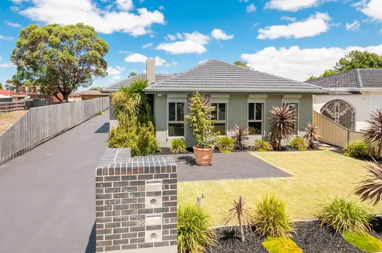 Main view of Homely house listing, 1/95 Dianne Avenue, Craigieburn VIC 3064