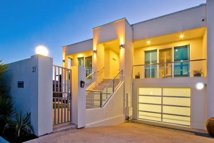 27 Beeston Way
