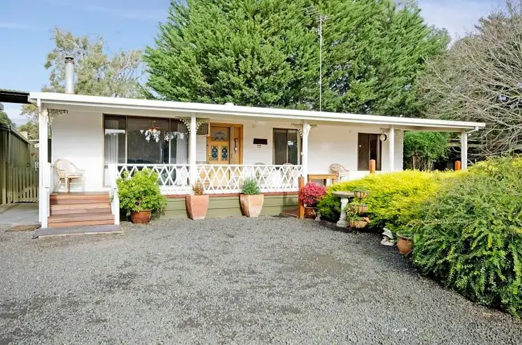 9 Bruce Street, Teesdale VIC 3328