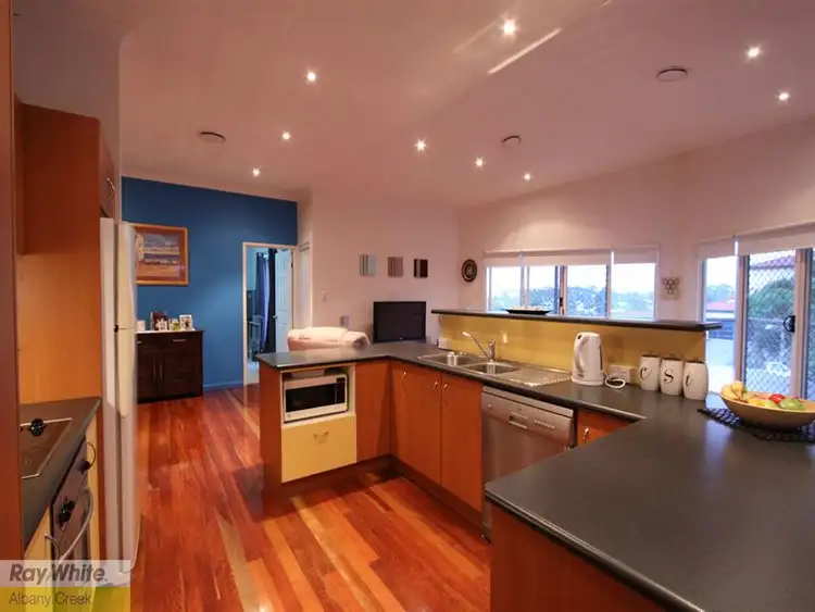 Sixth view of Homely house listing, 10 Memoire Court, Eatons Hill QLD 4037