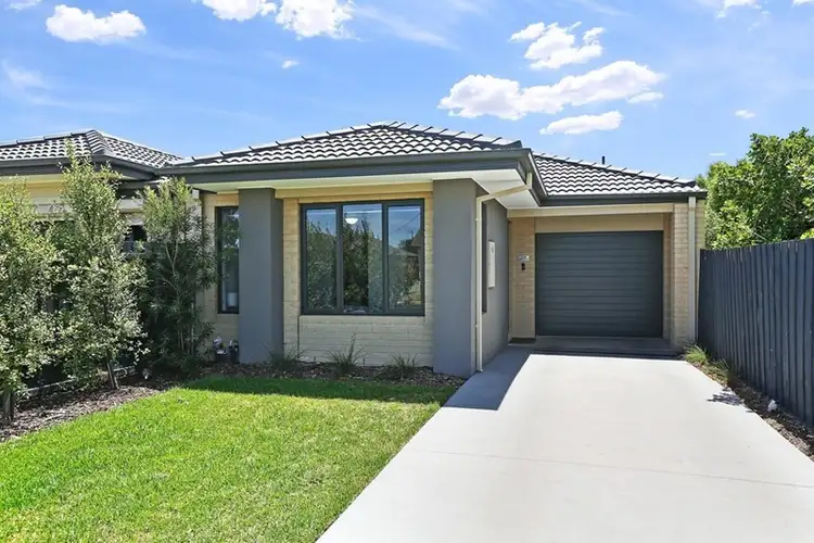 27B Pettitt Crescent, Norlane VIC 3214