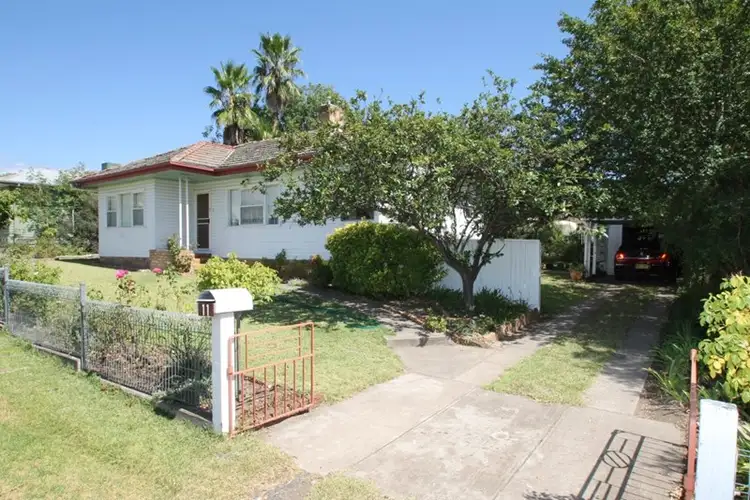 11 Lennox Street, Quirindi NSW 2343