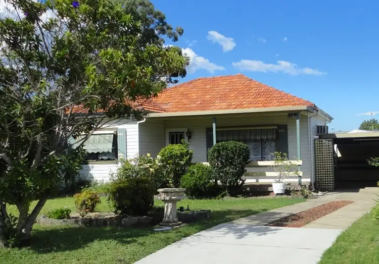12 Hiland Crescent, Smithfield NSW 2164