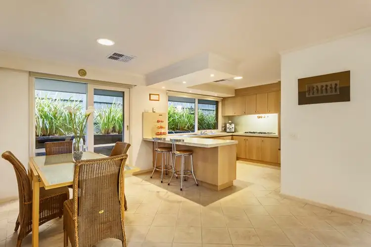 Fifth view of Homely house listing, 2 Flowerdrum Close, Templestowe VIC 3106