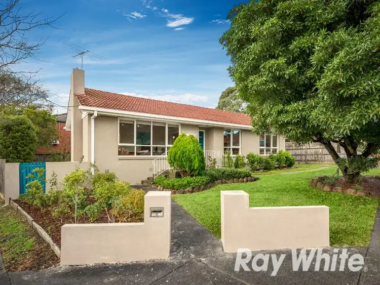 1 Winston Court, Blackburn South VIC 3130