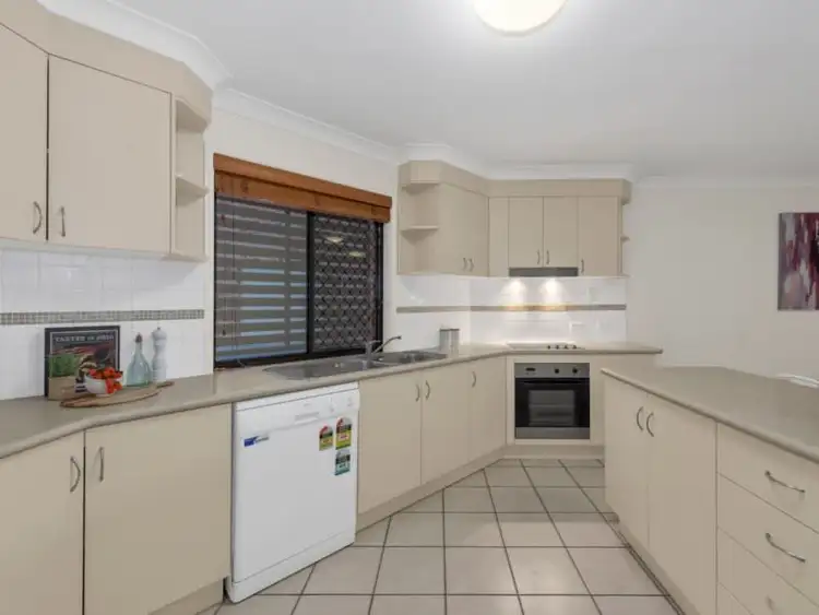 Sixth view of Homely townhouse listing, 8/9 Hill Crescent, Carina Heights QLD 4152