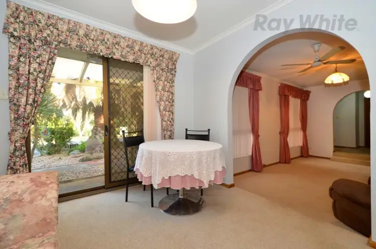 38 Barnesby Drive, Yakamia WA 6330