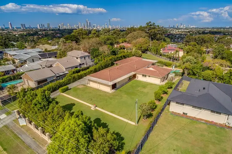 192 Heeb Street, Benowa QLD 4217