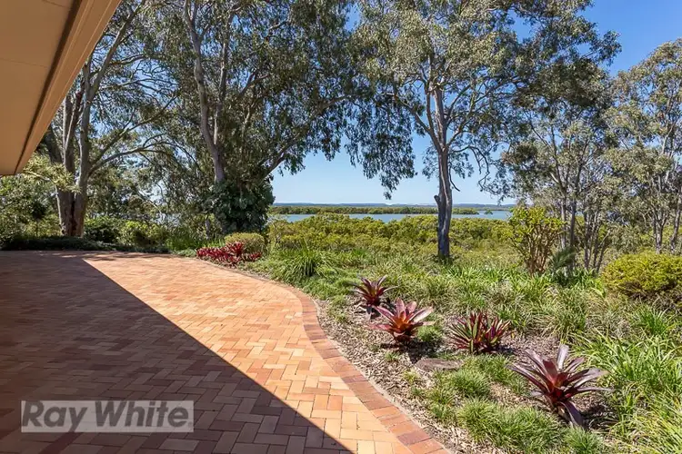 8 Vine Street, Redland Bay QLD 4165
