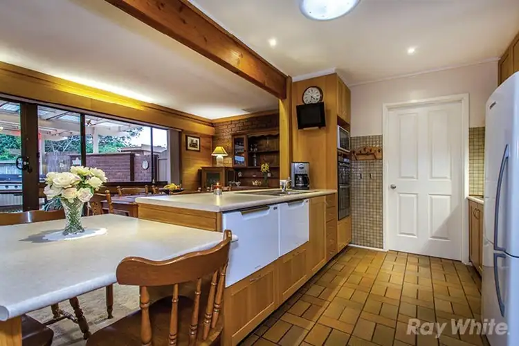 Fifth view of Homely house listing, 2 Walnut Court, Mulgrave VIC 3170