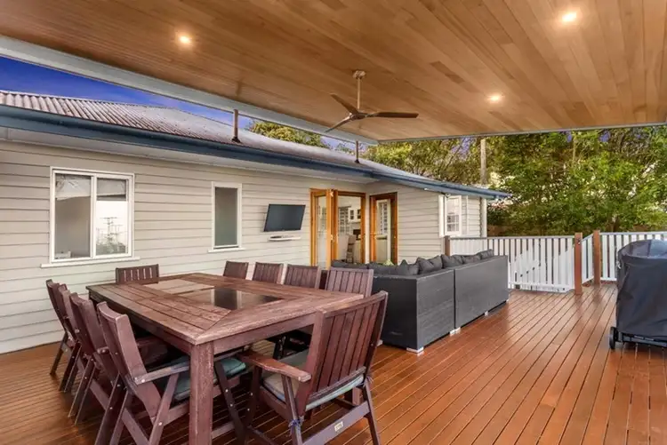 309 Webster Road (Entry via Dorrigo Street), Stafford Heights QLD 4053