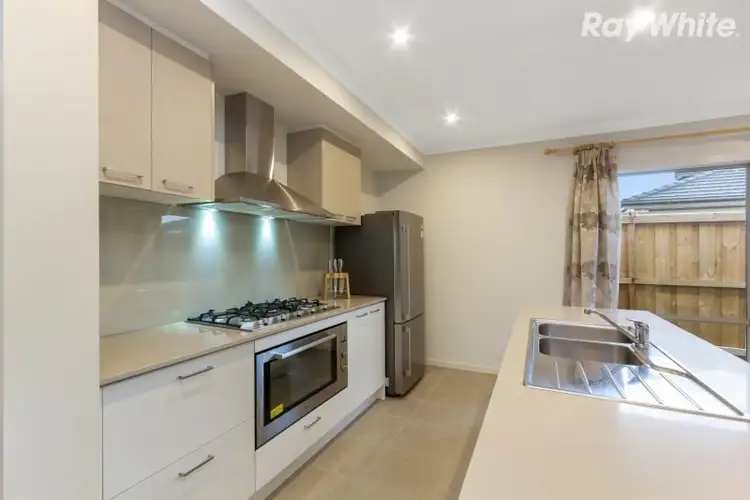 Fourth view of Homely house listing, 10 Fairlight Avenue, Keysborough VIC 3173
