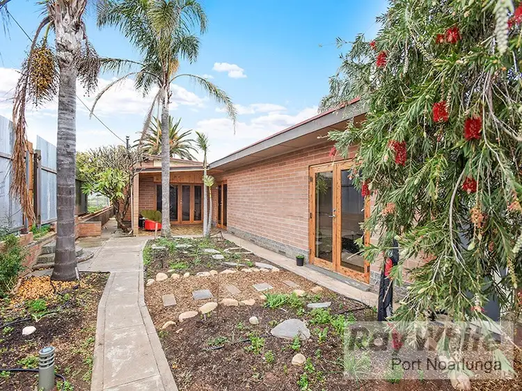 24 Griffiths Drive, Moana SA 5169