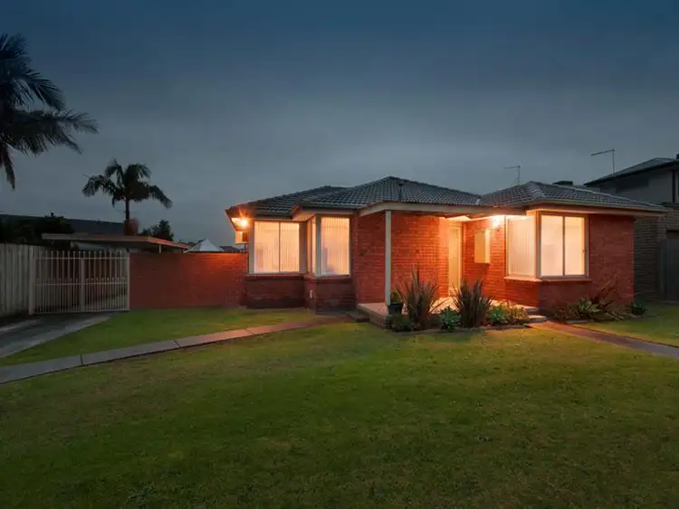 27 College Crescent, Keysborough VIC 3173