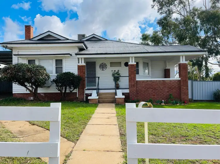 10 Gatenby Street, Condobolin NSW 2877