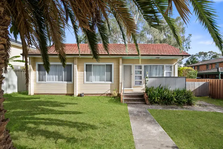 10 Harold Street, Macquarie Fields NSW 2564
