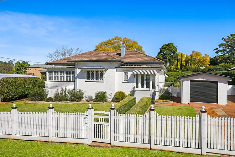 10 Crown Street, Rangeville QLD 4350