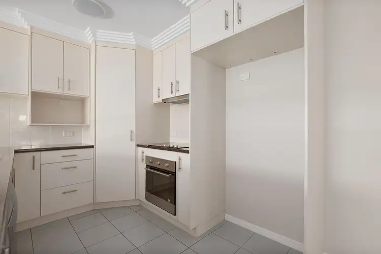 Fifth view of Homely house listing, 2/10 Moriarty Street, Emerald QLD 4720