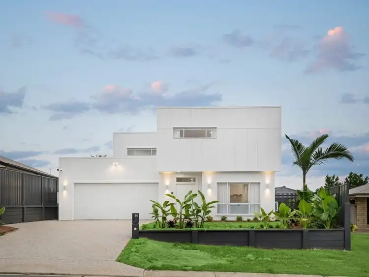 80 Woodlark Crescent, Parkinson QLD 4115