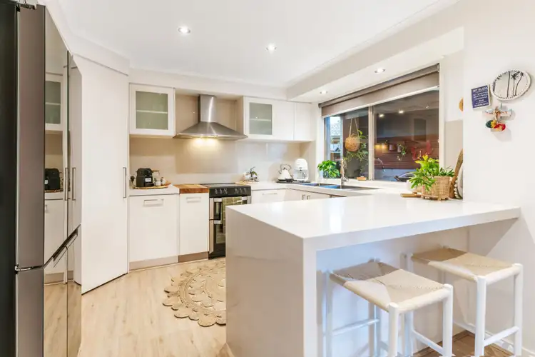 Fifth view of Homely house listing, 9 Oxley Court, Langwarrin VIC 3910