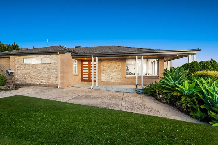 49 Leemak Crescent, Berwick VIC 3806
