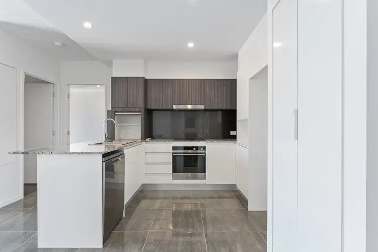 305/29 Caroline Street, Woody Point QLD 4019
