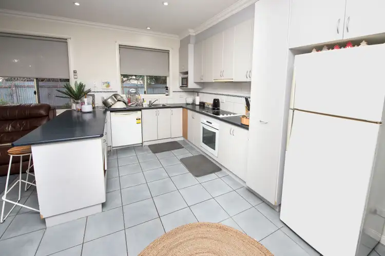 Third view of Homely unit listing, 2/82 Stradbroke Avenue, Swan Hill VIC 3585