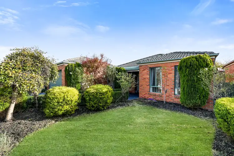 15 Glenn Erin Way, Berwick VIC 3806