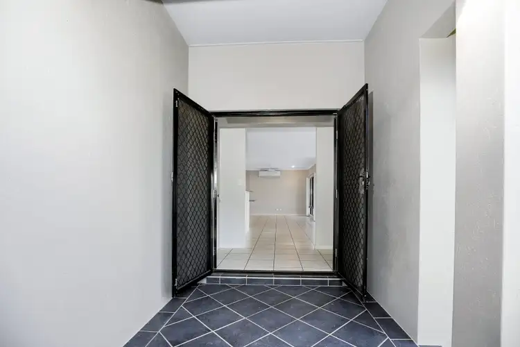 34 Elphinstone Street, Kanimbla QLD 4870