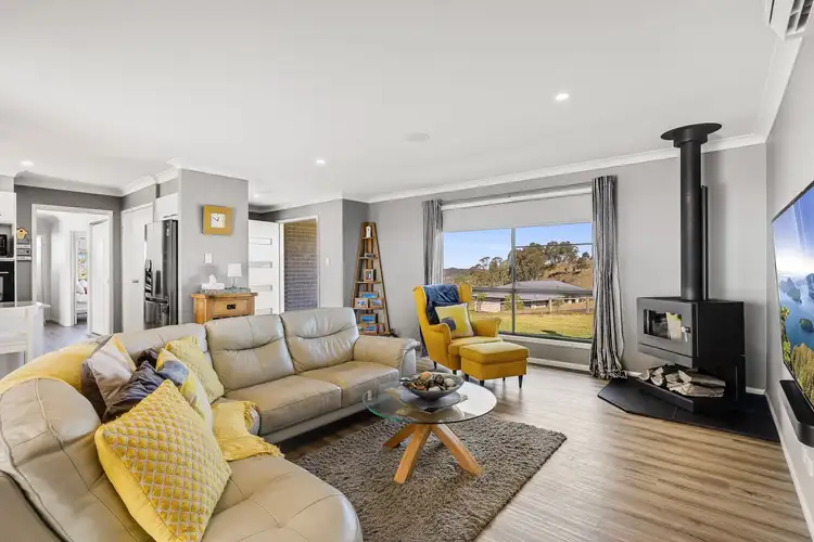 Fifth view of Homely house listing, 1 Hampton View Court, Hampton QLD 4352