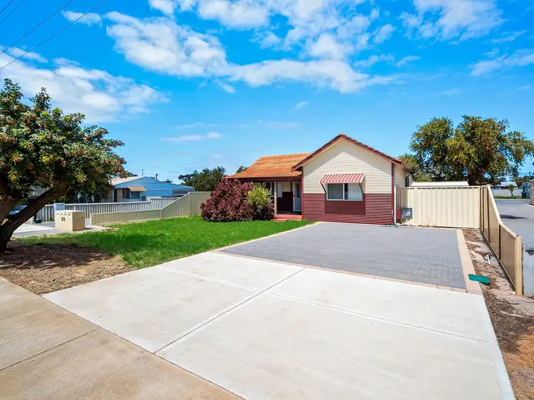 212 Place Road, Wonthella WA 6530