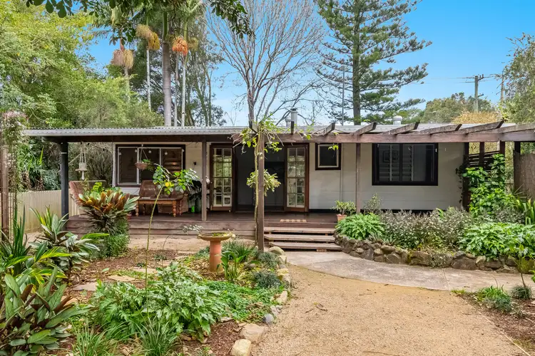 898 Main Arm Road