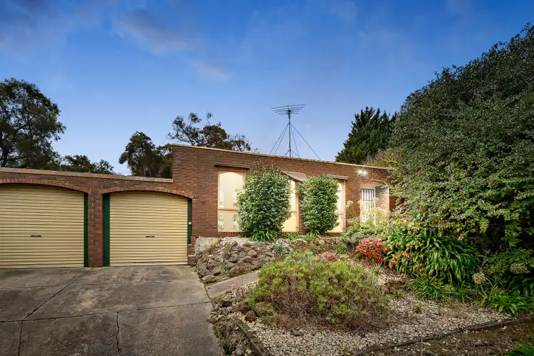 8 Dunraven Court, Frankston VIC 3199