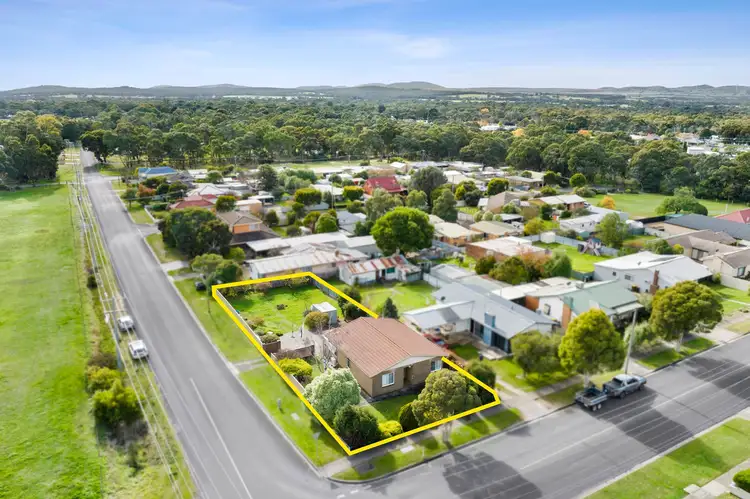100 Banfield Street, Ararat VIC 3377