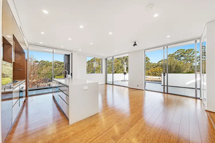 7-13 Centennial Avenue