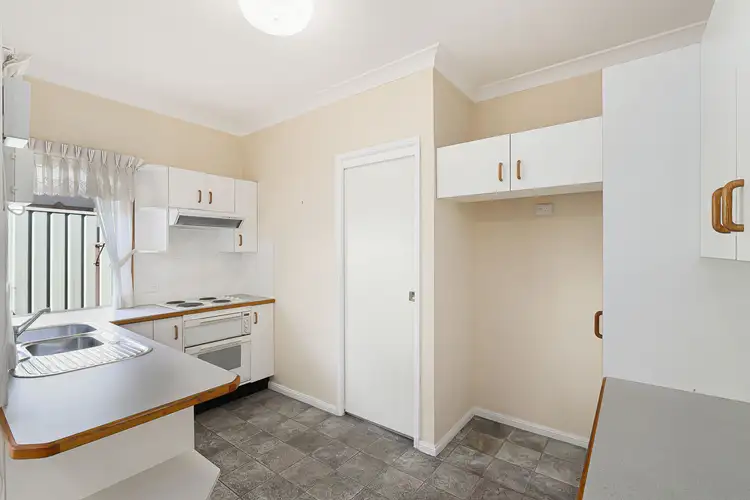Fourth view of Homely villa listing, 2/33 Webb Street, East Gosford NSW 2250