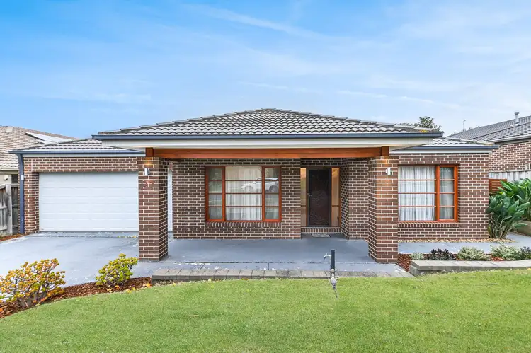 27 Bernly Boulevard, Berwick VIC 3806
