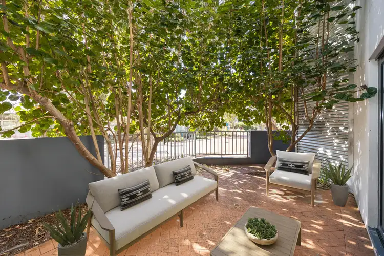 9/2 Walsh Loop, Joondalup WA 6027