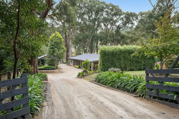 39 Faheys Road, Gordon VIC 3345