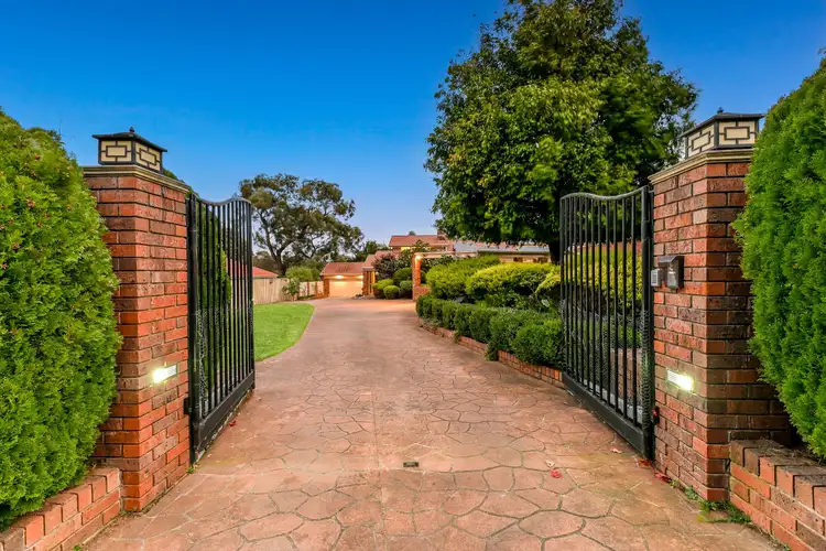2 Campbell Street, Glen Waverley VIC 3150