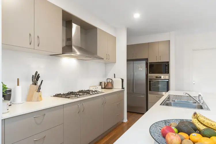 Fifth view of Homely house listing, 7 Isa Court, Langwarrin VIC 3910