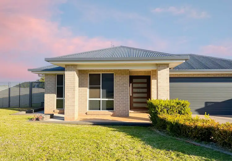 2 Camellia Parade, Parkes NSW 2870