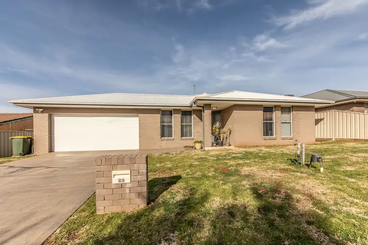 28 Salter Drive, Dubbo NSW 2830