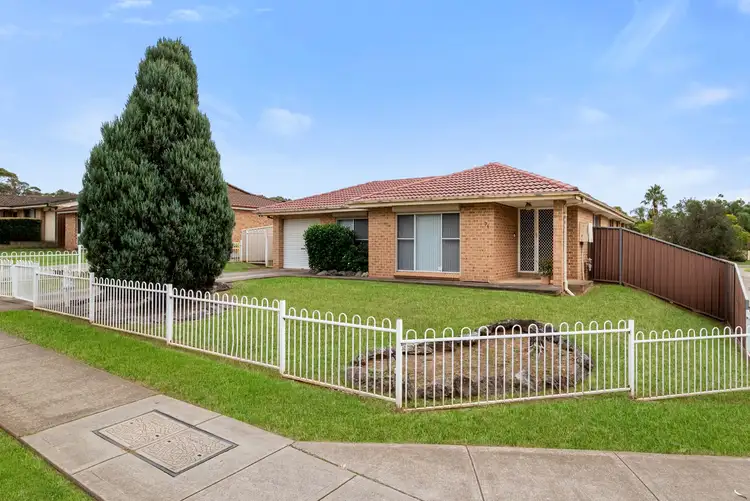 71 Anthony Drive, Rosemeadow NSW 2560