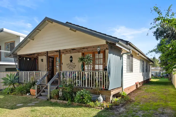 32 Avenue Of The Allies, Tanilba Bay NSW 2319