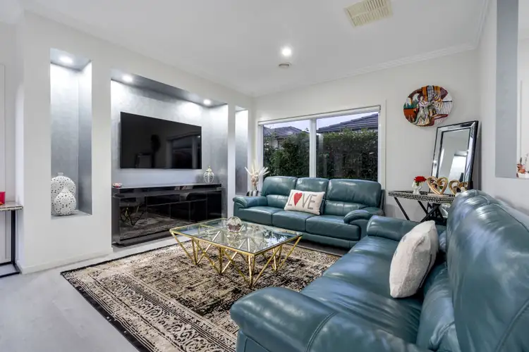 Fifth view of Homely house listing, 11 Banjolina Circuit, Craigieburn VIC 3064