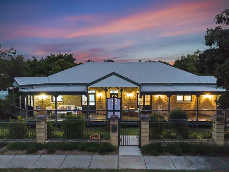 24 Lagoon Crescent, Bellbowrie QLD 4070